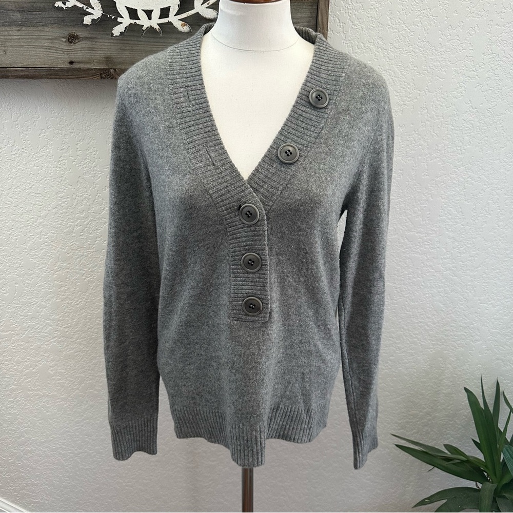 J. Crew 100% cashmere Gray Button-Up‎ Women's Sweater ladies M